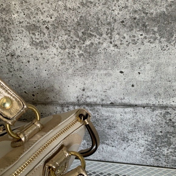 Coach Poppy Signature Sateen Glam Beige NEW XL - Picture 5 of 7